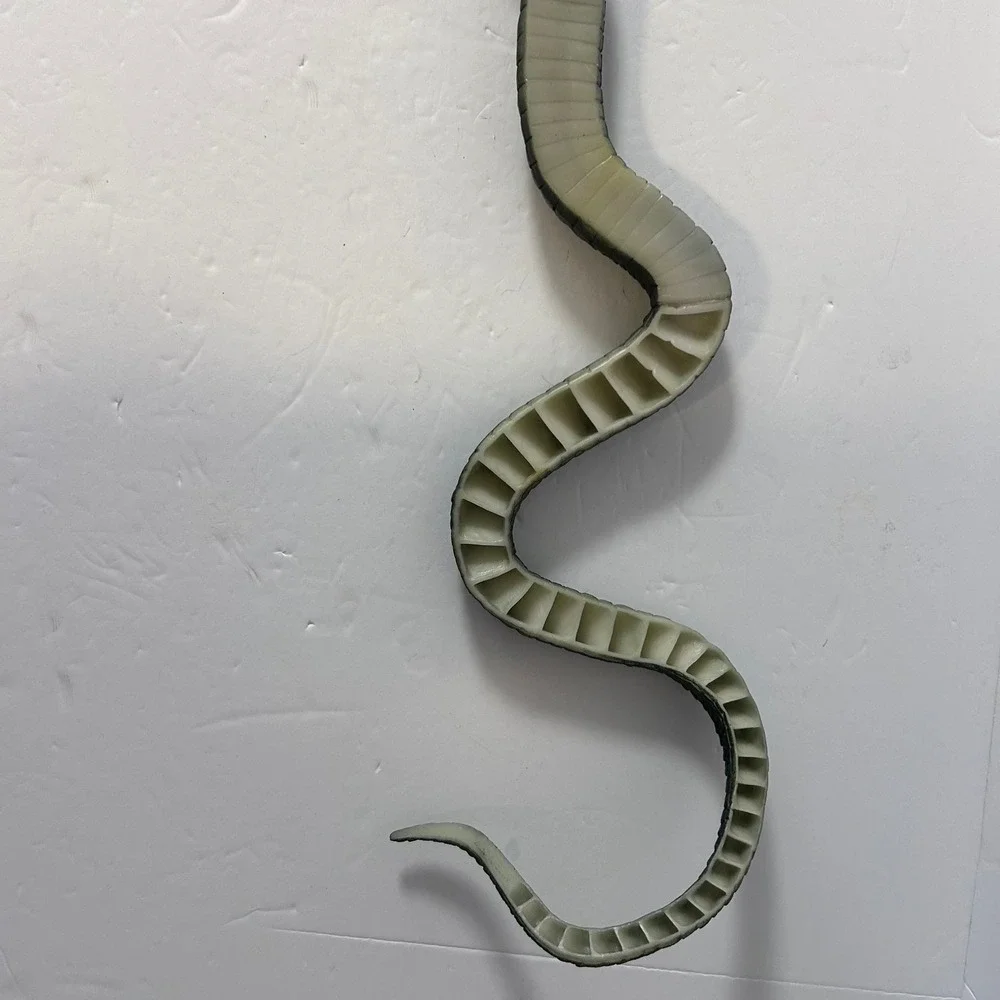Realistic Rubber King Cobra Snake Toy 38 Inch Halloween Prop Garden Deterrent